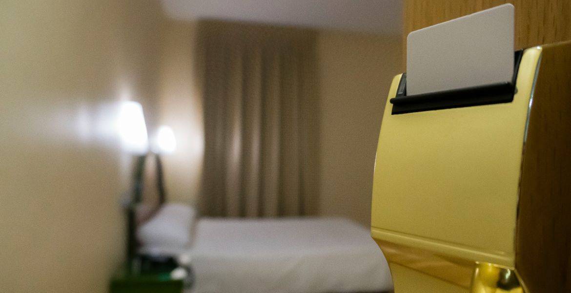 Archivo de habitaciones en Hotel Madrid Río con acceso a servicios de alojamiento en Madrid, cerca de lugares de interés turístico y zonas verdes.