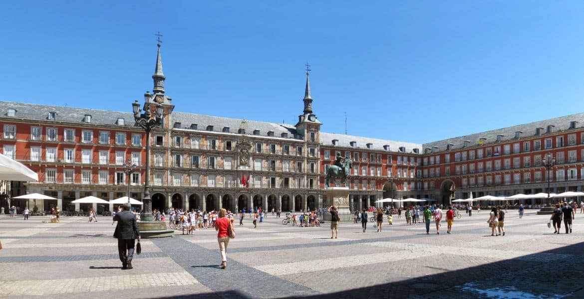 Archivo de la Plaza Mayor en Madrid, destino turístico en Madrid, alojamiento en Hotel Madrid Río, hotel cerca de atracciones en Madrid, hospedaje en Madrid centro.