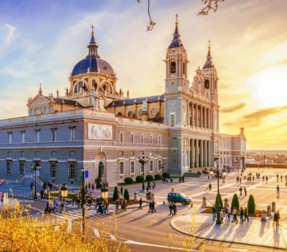 ¿A qué altura sobre el nivel del mar está la ciudad de Madrid?