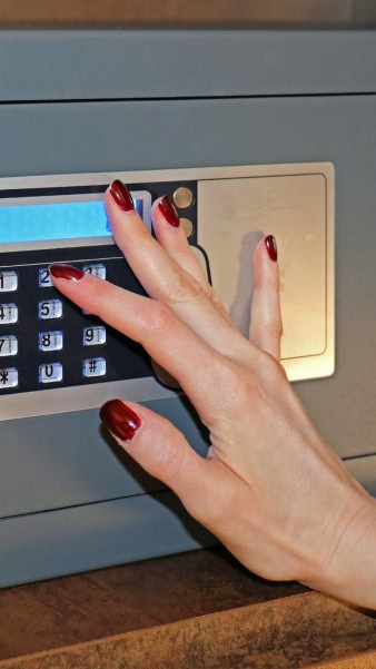 Servicio de caja fuerte hotel en madrid Código de seguridad en caja fuerte de hotel Madrid Río, servicio completo de alojamiento en Madrid.