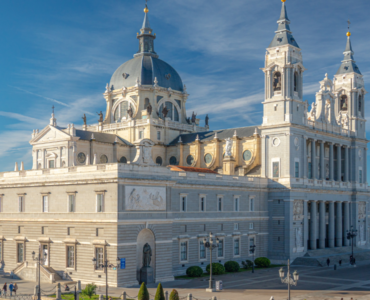 Catedral de la Almudena: Historia y Guía de Visita