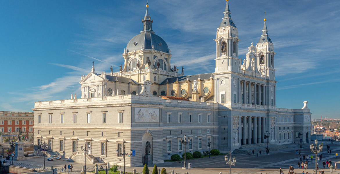 Catedral de la Almudena_ Historia y Guía de Visita